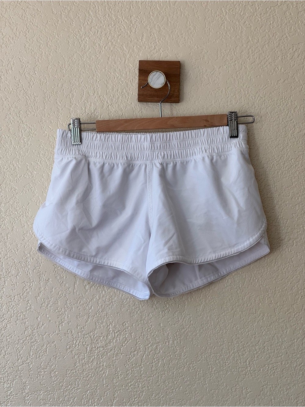 Lululemon Seek The Heat Shorts White Athletic Shorts Size 4 - Picture 2 of 8